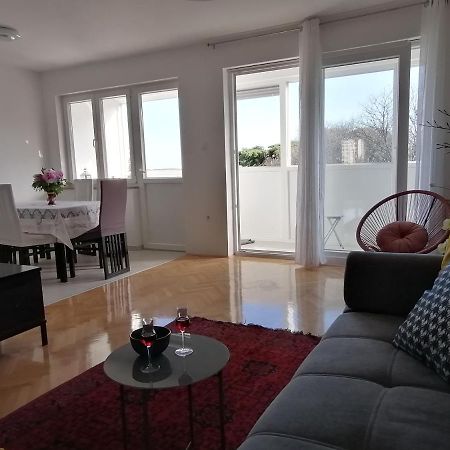 Sunny Spot Apartment Пула Екстериор снимка
