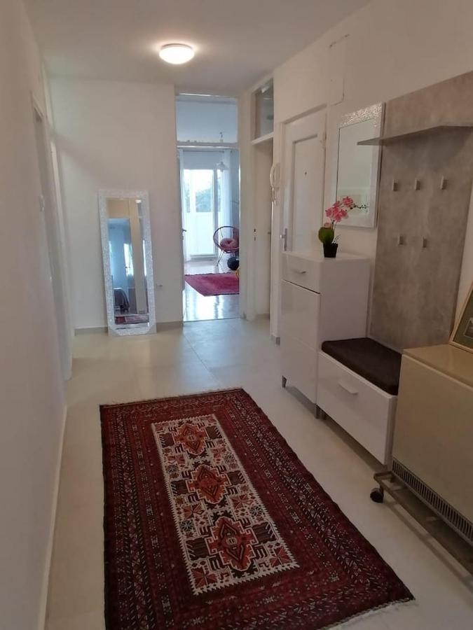 Sunny Spot Apartment Пула Екстериор снимка